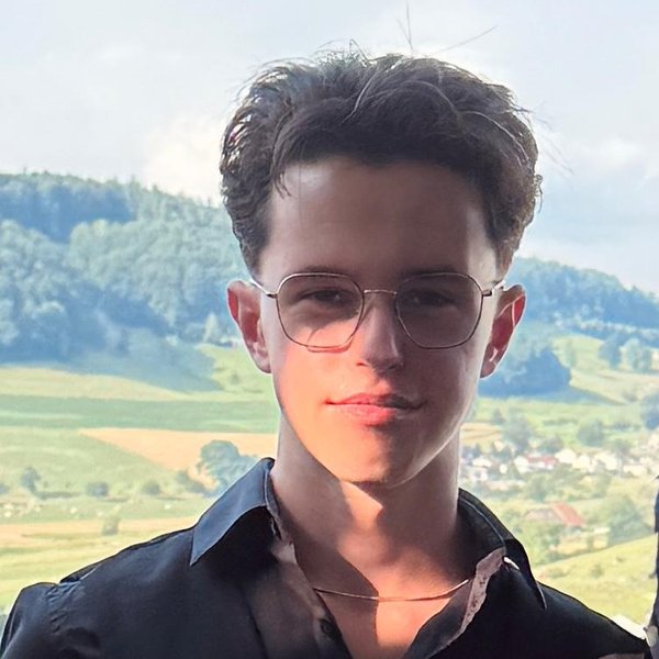Ensar Dauti, Gründer von Avexo